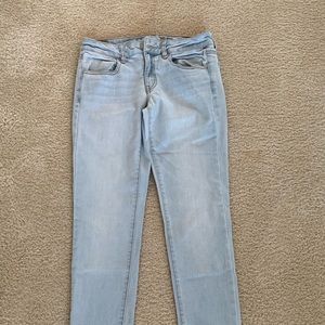 light wash skinny jeans/jeggings